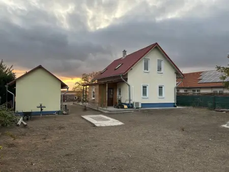 eladó családi ház, Délegyháza