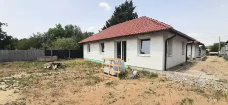 eladó családi ház, Őrbottyán