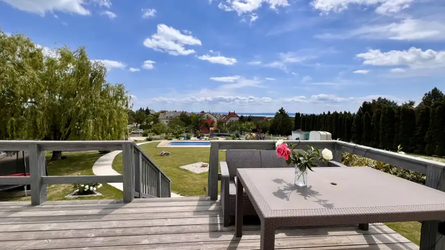 eladó új építésű családi ház, Balatonfüred