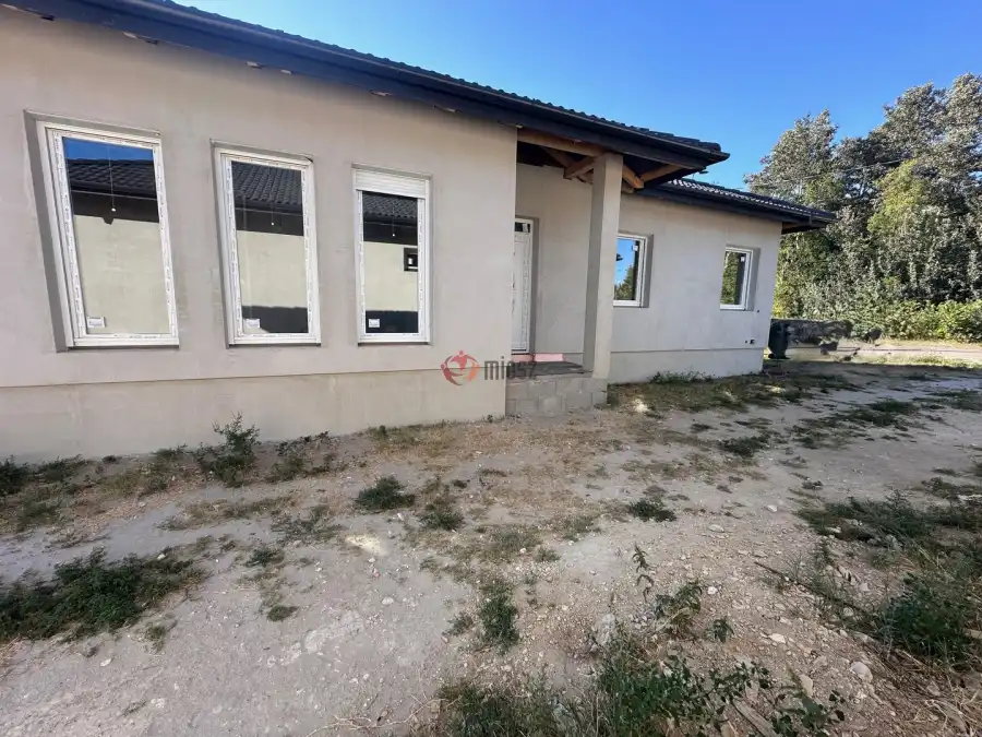 eladó új építésű családi ház, Bugyi