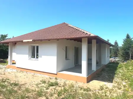 eladó új építésű családi ház, Erdőkertes