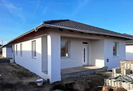 eladó új építésű családi ház, Kiskunlacháza