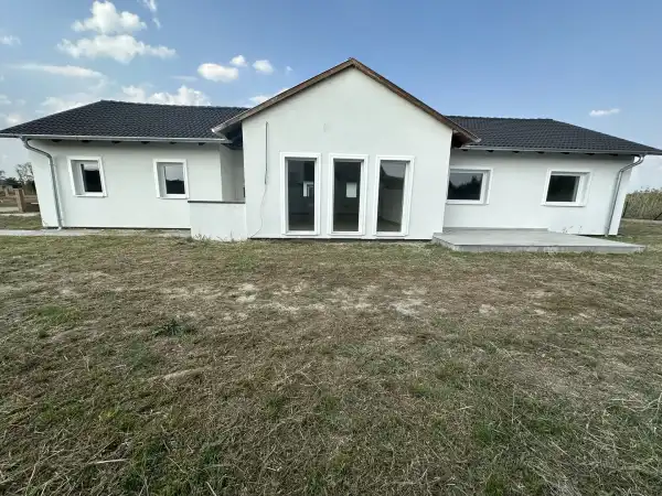Eladó új építésű családi ház, Ráckeve 4 szoba 84.9 M Ft