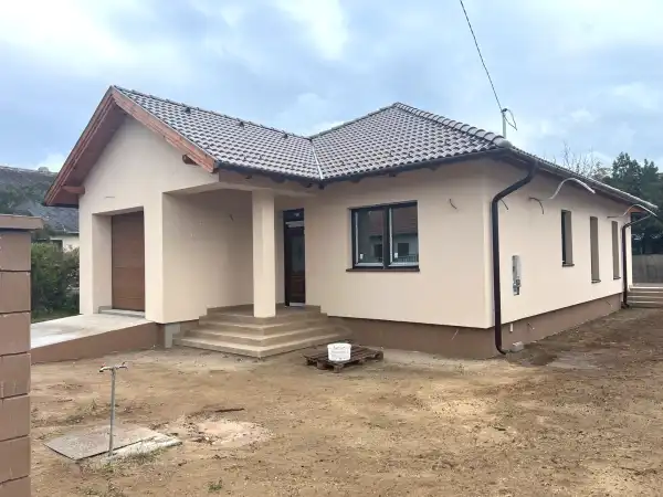 Eladó új építésű családi ház, Veresegyház 5 szoba 137 m² 134.9 M Ft