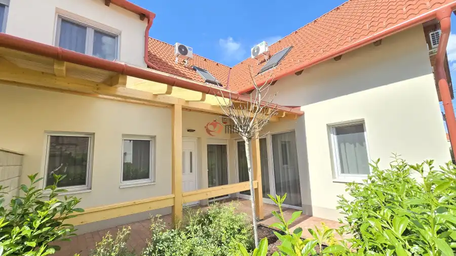 eladó új építésű téglalakás, Paks
