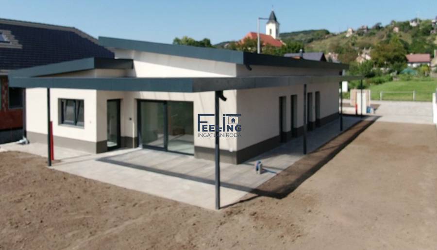 eladó újépítésű családi ház, Tatabánya