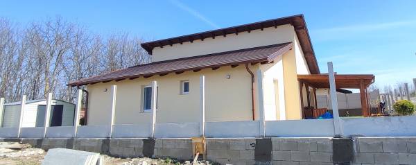eladó újépítésű családi ház, Vácrátót
