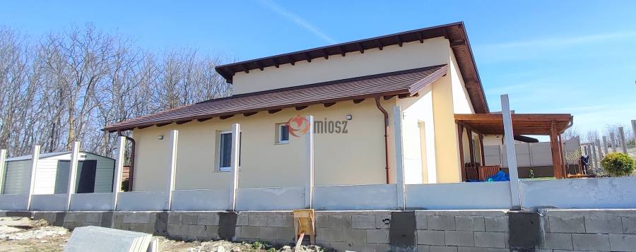 eladó újépítésű családi ház, Vácrátót