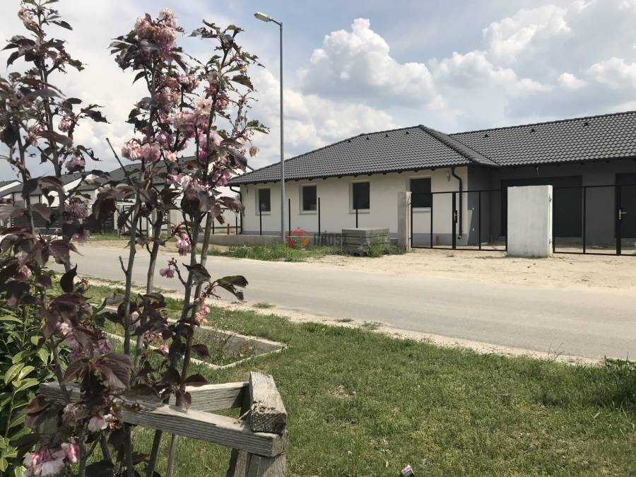 eladó újépítésű ikerház, Dunavarsány