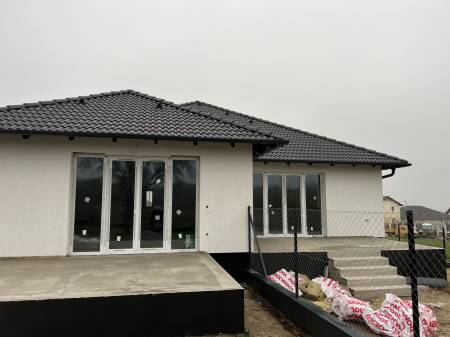 eladó újépítésű ikerház, Nagytarcsa