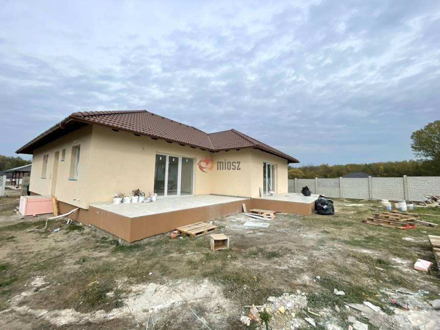 eladó újépítésű ikerház, Vácrátót