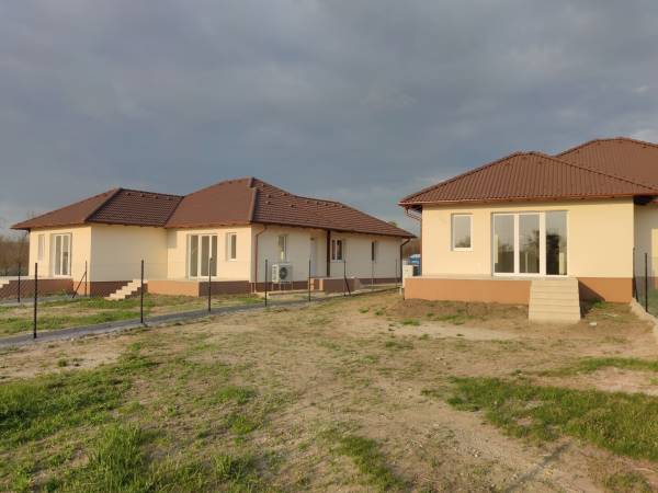 eladó újépítésű ikerház, Vácrátót