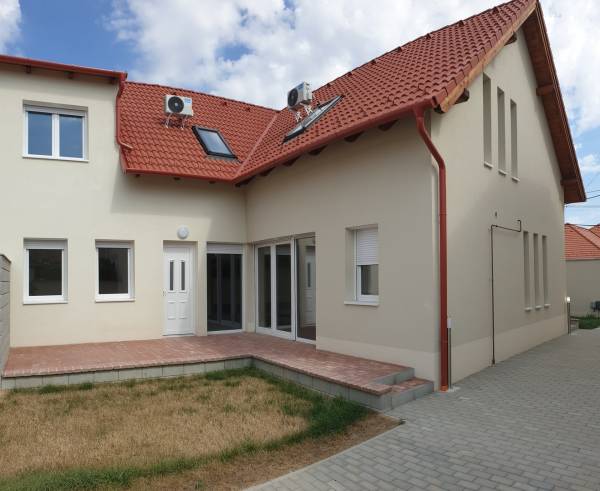 eladó újépítésű lakás, Paks