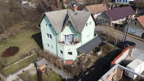 Eladó újszerű családi ház, Aszód 218 m² 57.99 M Ft