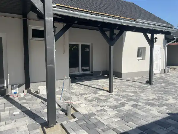 Eladó újszerű családi ház, Békéscsaba 3+1 szoba 125 m² 83 M Ft