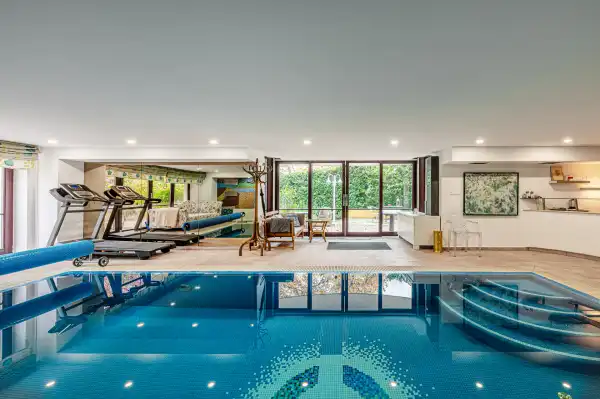 Eladó újszerű családi ház, Budapest, II. kerület 10 szoba 672 m² 1150 M Ft