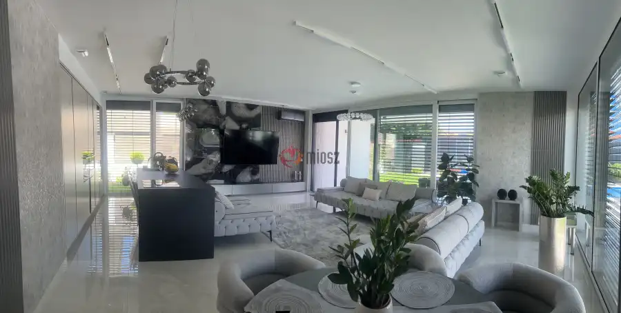 eladó újszerű családi ház, Budapest, XVI. kerület