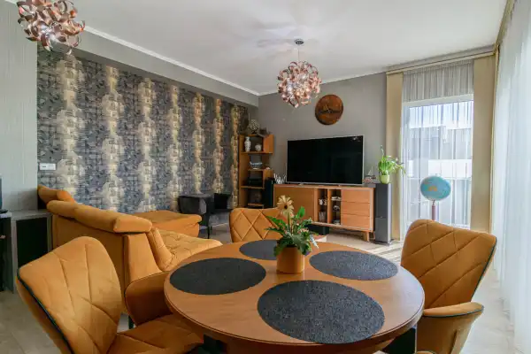 Eladó újszerű családi ház, Csömör 6 szoba 270 m² 379 M Ft