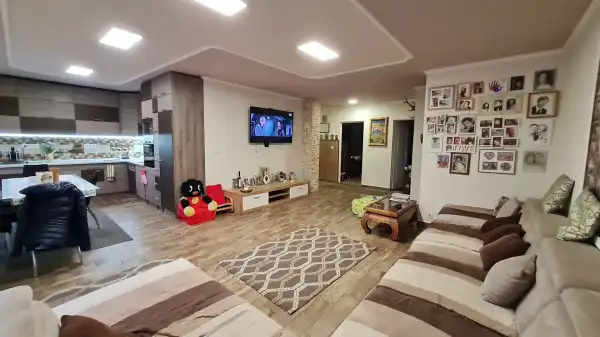 Eladó újszerű családi ház, Dunaújváros 3+1 szoba 104 m² 73 M Ft