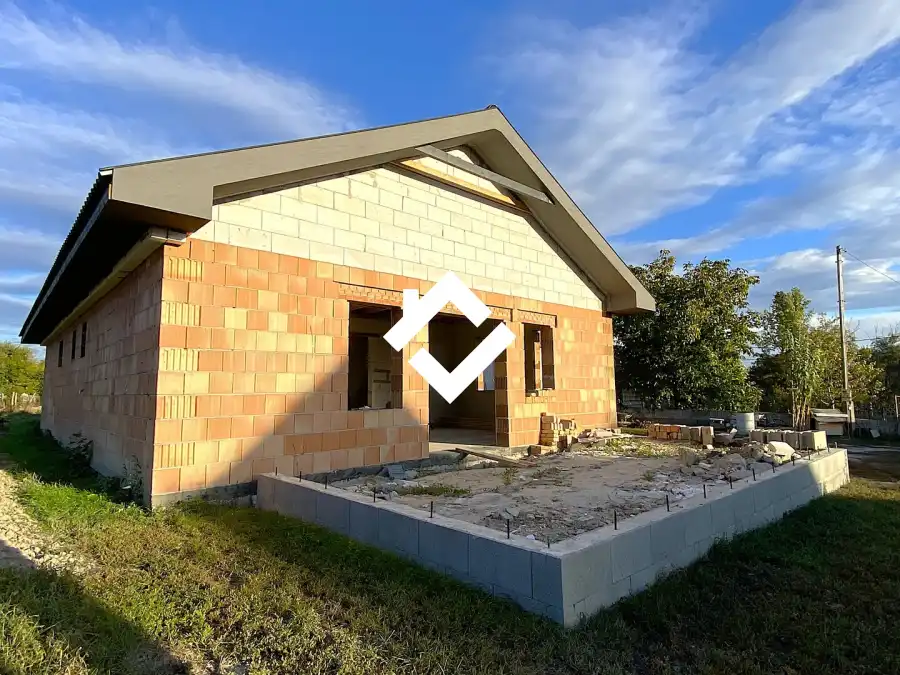 eladó újszerű családi ház, Makád eladó újszerű családi ház, Makád