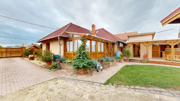 Eladó újszerű családi ház, Tarcal 3 szoba 130 m² 59.9 M Ft