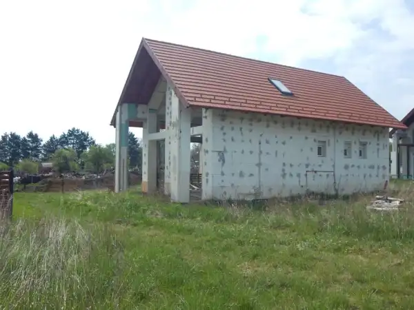 Eladó újszerű családi ház, Zánka 2+2 szoba 98 m² 89 M Ft