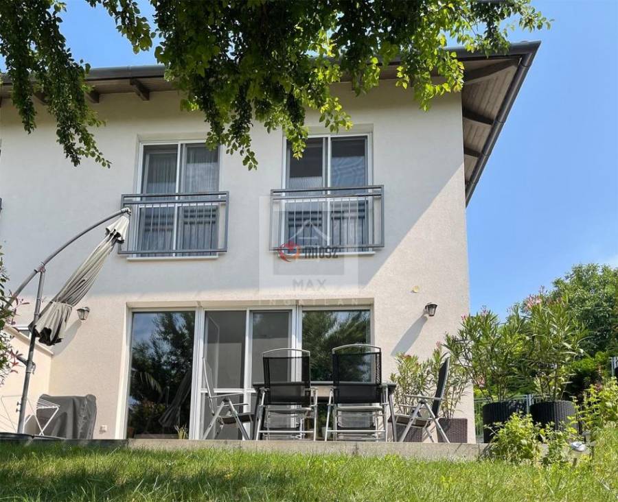 eladó újszerű ikerház, Budaörs