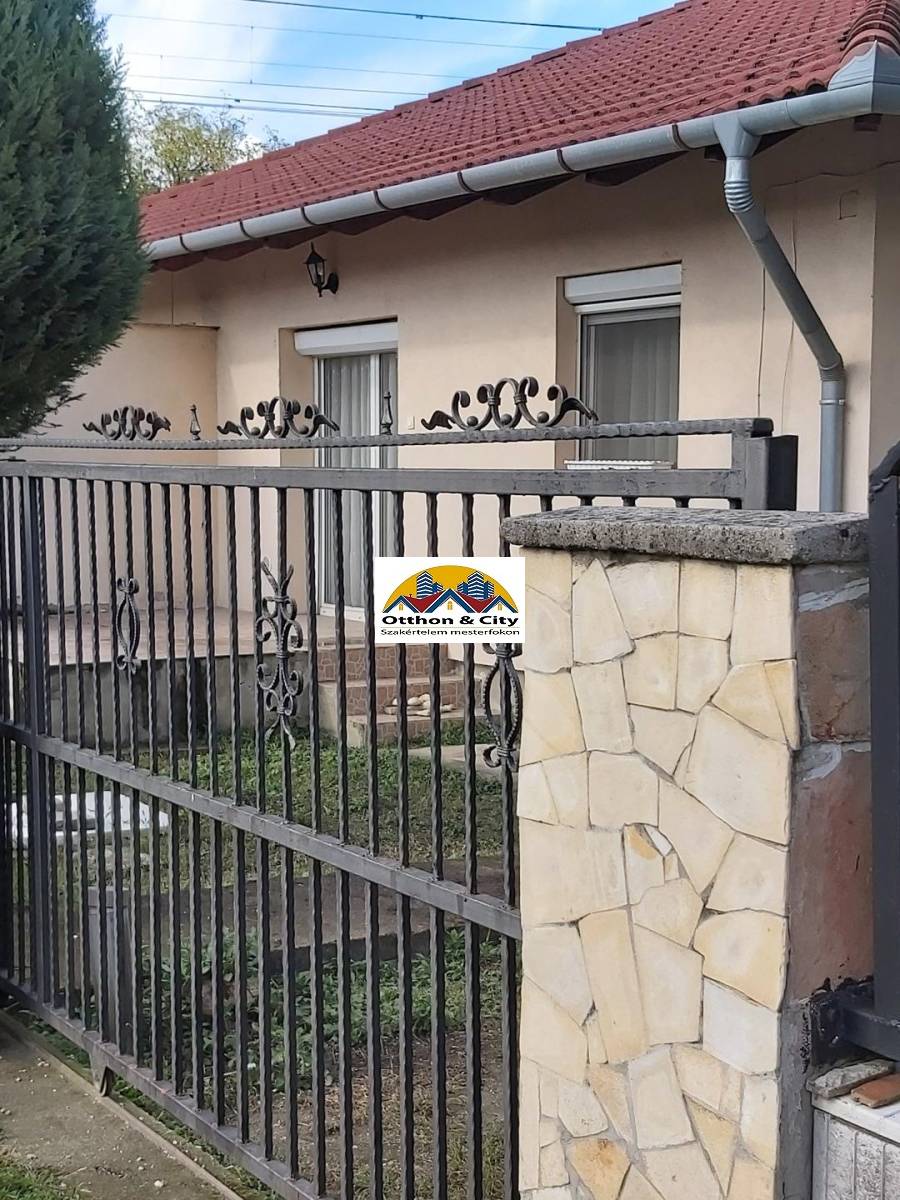 eladó újszerű ikerház, Szigetszentmiklós