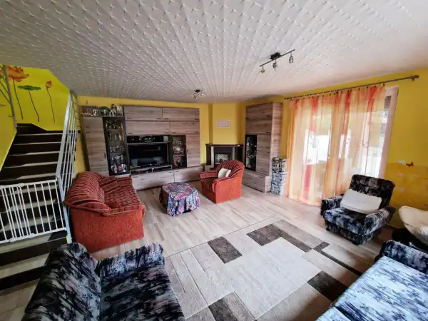 Eladó újszerű ikerház, Tatabánya 3+1 szoba 114 m² 89.99 M Ft