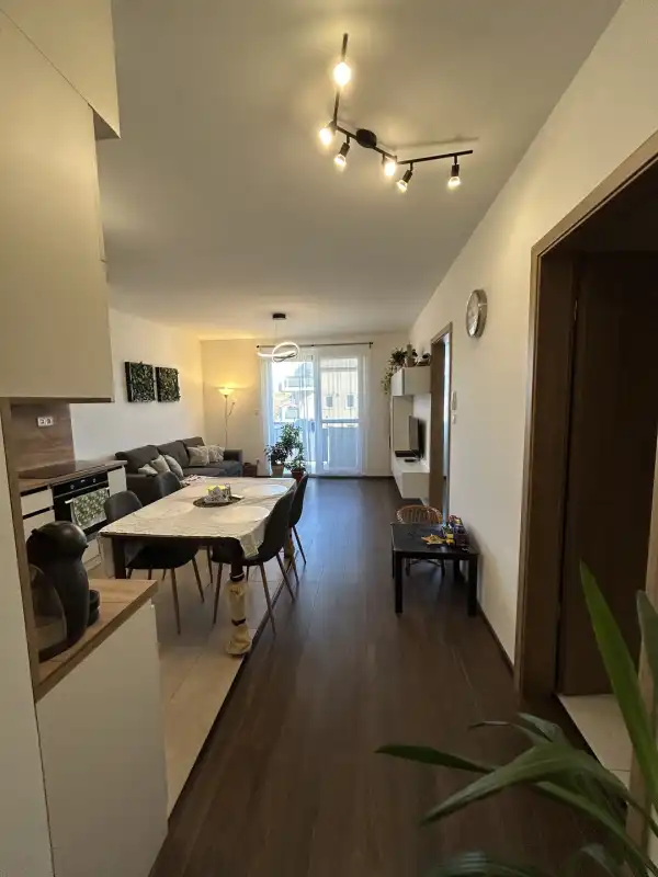 Eladó újszerű lakás, Budapest, XVI. kerület 4 szoba 70 m² 120 M Ft