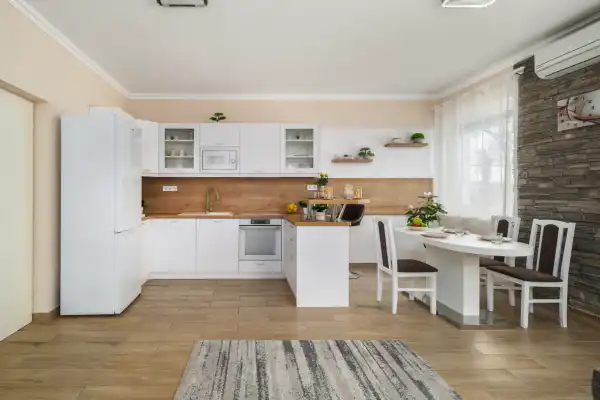 Eladó újszerű lakás, Felsőpakony 4 szoba 76 m² 130 M Ft