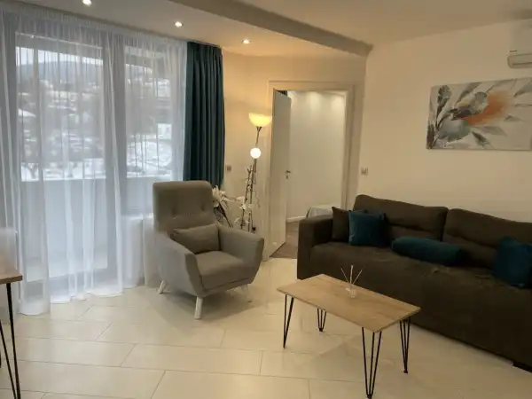 Eladó újszerű lakás, Pécs 3 szoba 60 m² 80 M Ft