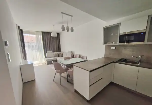 Eladó újszerű lakás, Szeged 2 szoba 52 m² 61.9 M Ft