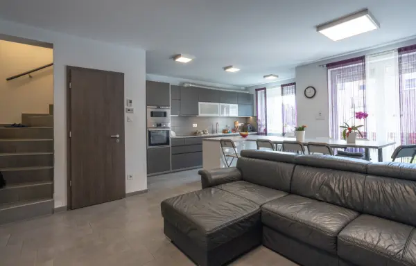 Eladó újszerű sorház, Budapest, XVI. kerület 4 szoba 90 m² 139.9 M Ft