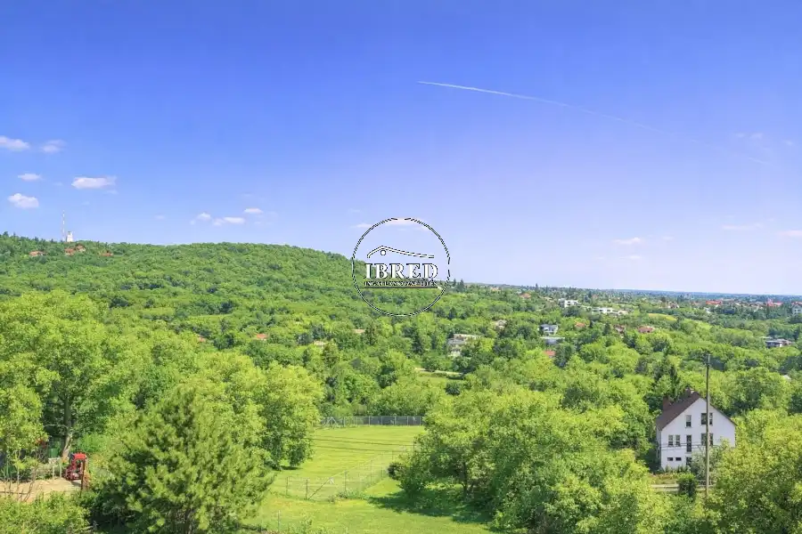 eladó újszerű téglalakás, Budaörs