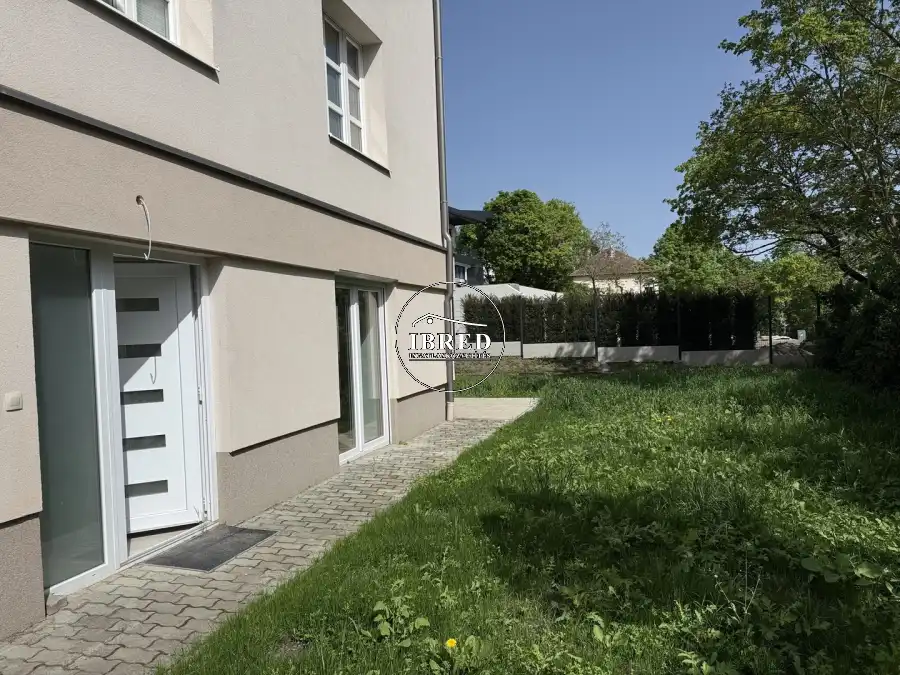 eladó újszerű téglalakás, Budapest, XII. kerület