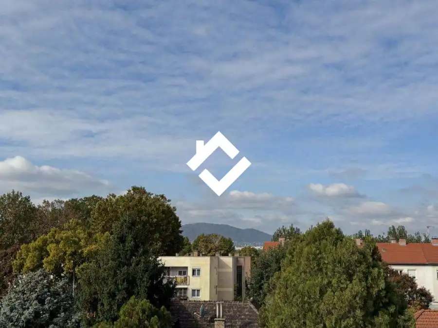 eladó újszerű téglalakás, Budapest, XIII. kerület