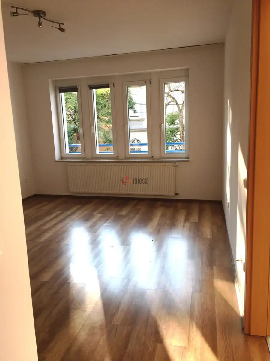 eladó újszerű téglalakás, Budapest, XIV. kerület