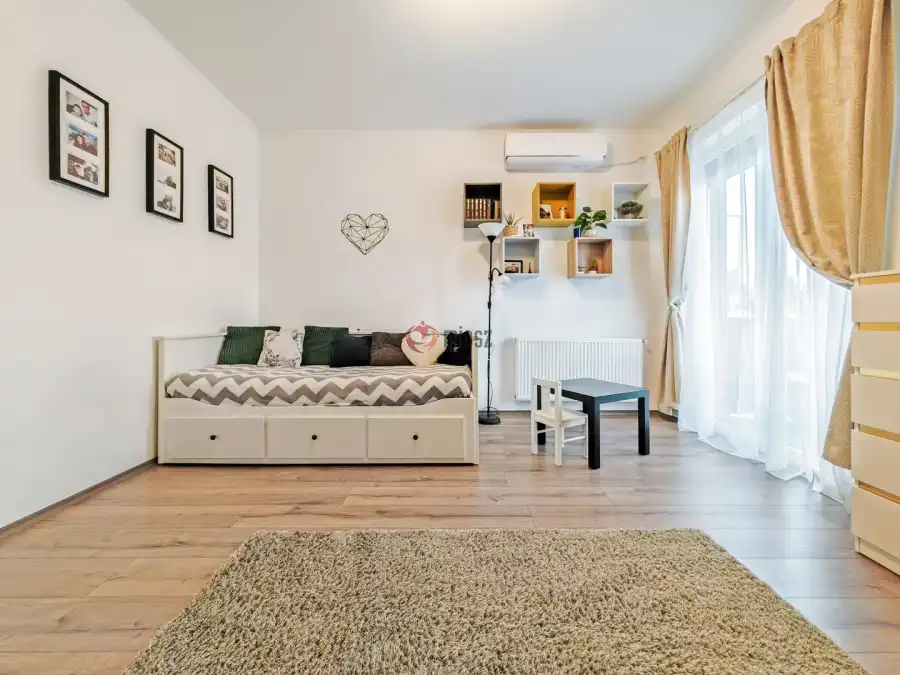 eladó újszerű téglalakás, Gyömrő