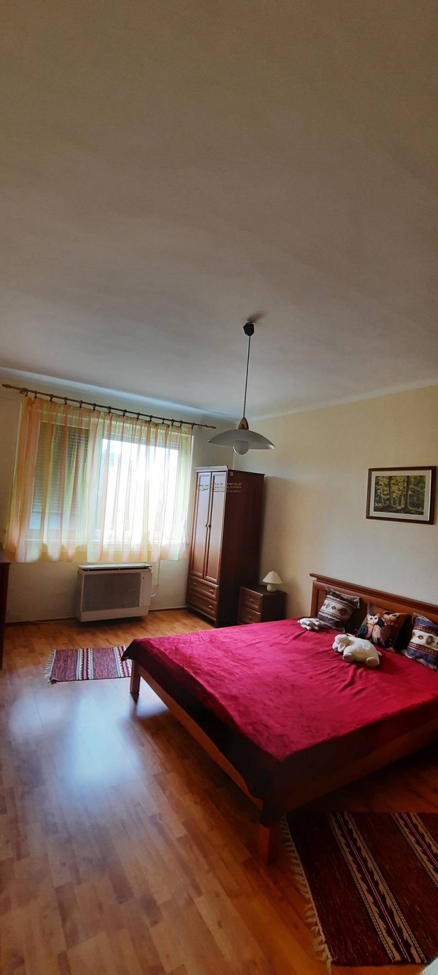 eladó újszerű téglalakás, Pásztó