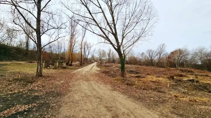 ELADÓ / KIADÓ Ipari ingatlanok - Martonvásár